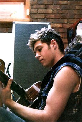 TutsTuts2002's profile picture. imagine uma bio legal aqui✌