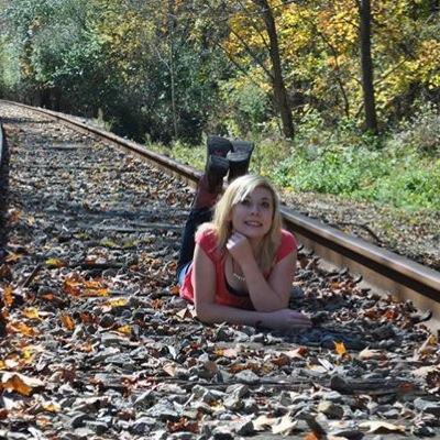 chelseyadkins32's profile picture. 