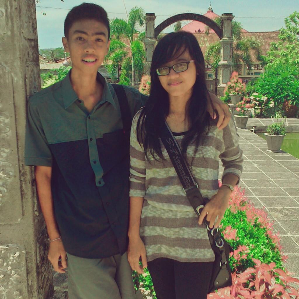 ~I Gede Hery Cahyana :* ({})                                                      *  09.10.13 *