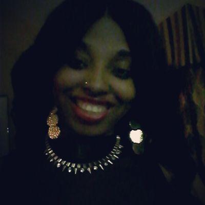 ♪singer that loves music♫ ♪♬ #TeamLakers of course.. Senior at EMU on my way to real success until then working hard so I can walk across the stage  #faith