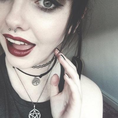 My name might be Emma and I might sing. •rp/fl•
