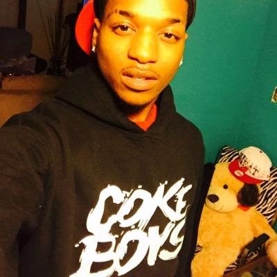 #SHIT REAL DIS WAY #NO FAKES IG:SNOOKSTA_NIGGA #⛽️AS ⛽️ANG #©⭕️KEB⭕️YZ E♑️T. TUPELO MS. #SIP #BWA GET WIT IT OR GET LOST SNAPCHAT:serrio_gotti