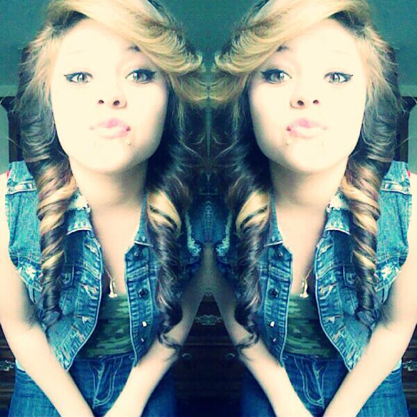 flakita_m13's profile picture. 