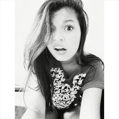 Não tenho tempo para lembrar de quem me deixou triste. Estou mais preocupada com quem me faz feliz.|Namorando♥,curto várias coisas(nem cabe aqui)