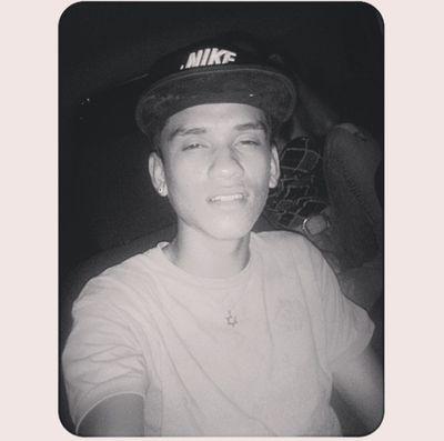Pra ficar realmente vivo tem que merecer viver ⚓  ♉tauriano !