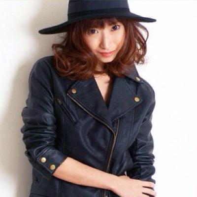 福岡を中心に活動しているDANCE&VOCALユニットTRICK8f(トリックエイト)AYAKAです！ 3/11NewSingle 『Secret of smile/SORA』 発売！8年目にして休止活動に入ります…w4/5TRICK8f Final Live@DRUM Be-1