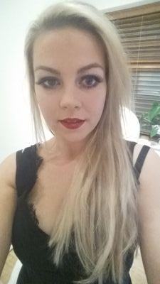 Beauty and lifestyle blogger Beauty~Make-up~Recipes~Home~Health  enq: ablushingcailin@hotmail.com