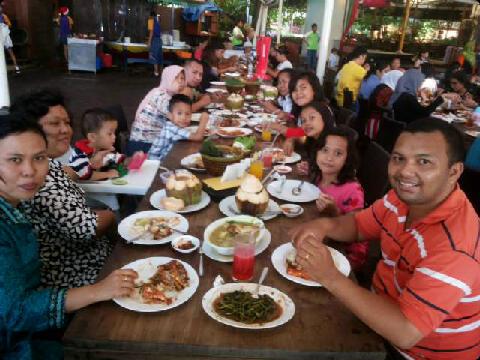 Ada di dunia hihihi^»^