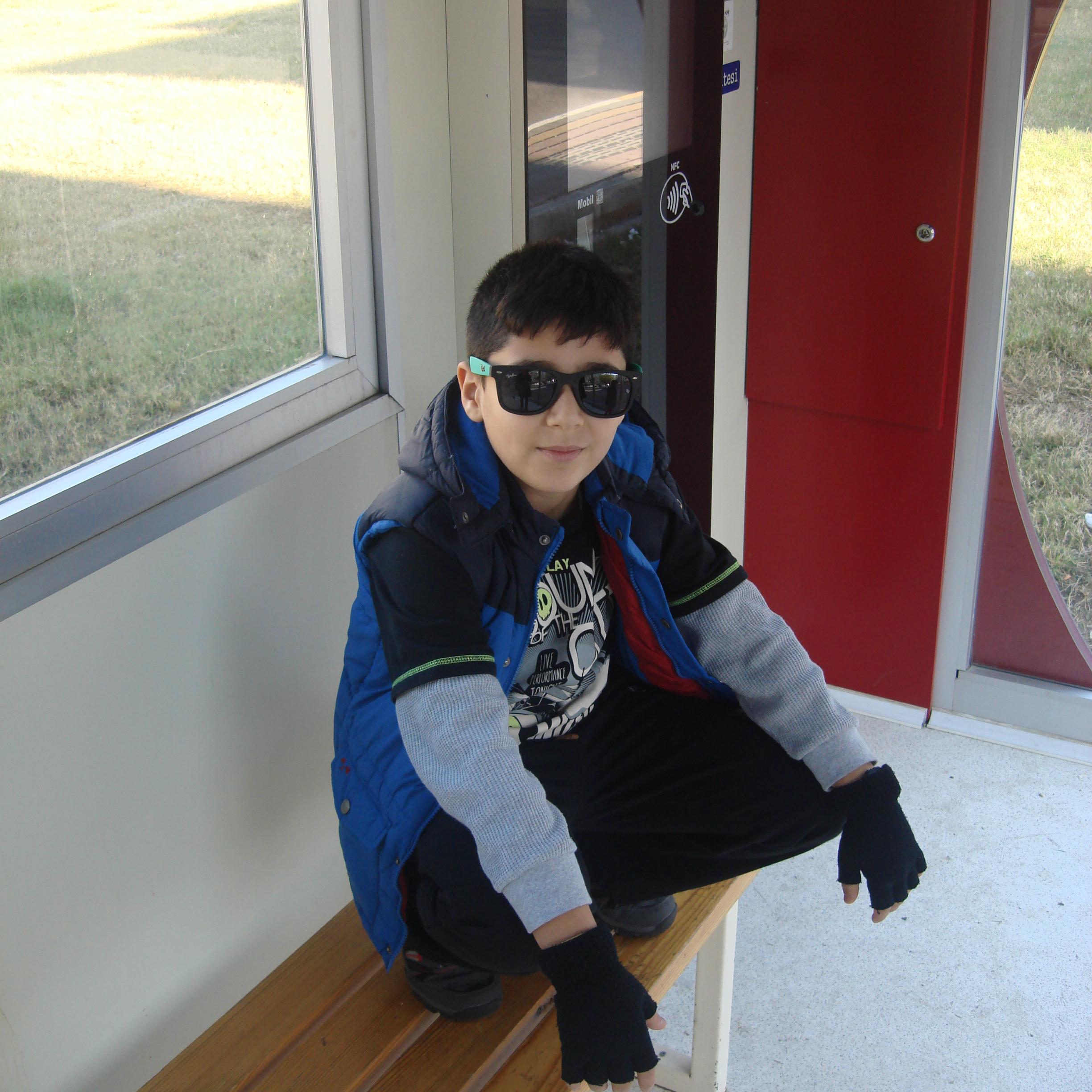 ali74494492's profile picture. 