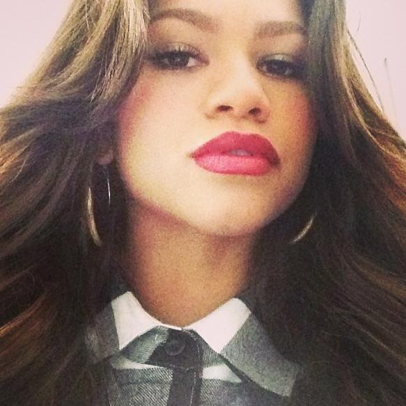 Benvenuti al primo e unico fan club di @Zendaya in Italia, parlo in spagnolo e in inglese. Xoxo -Zaira