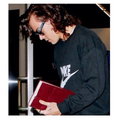 euroboobear1's profile picture. 'It's not an illusion to me' 
bands ruined me.