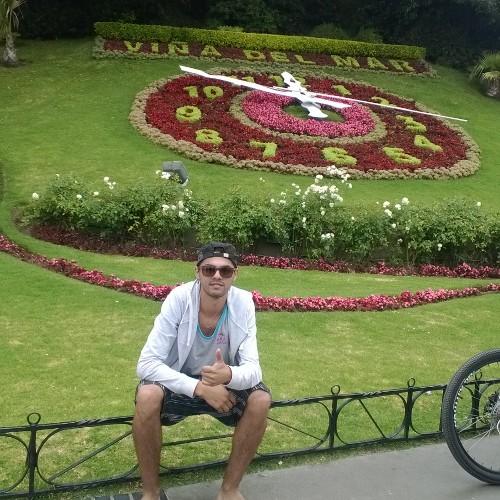 Estudiante de Publicidad, Tecnico en Administracion de Empresas, Trabajo den planificación de Fabrica de Calzados Gino y soy un Amante de las comunicaciones.