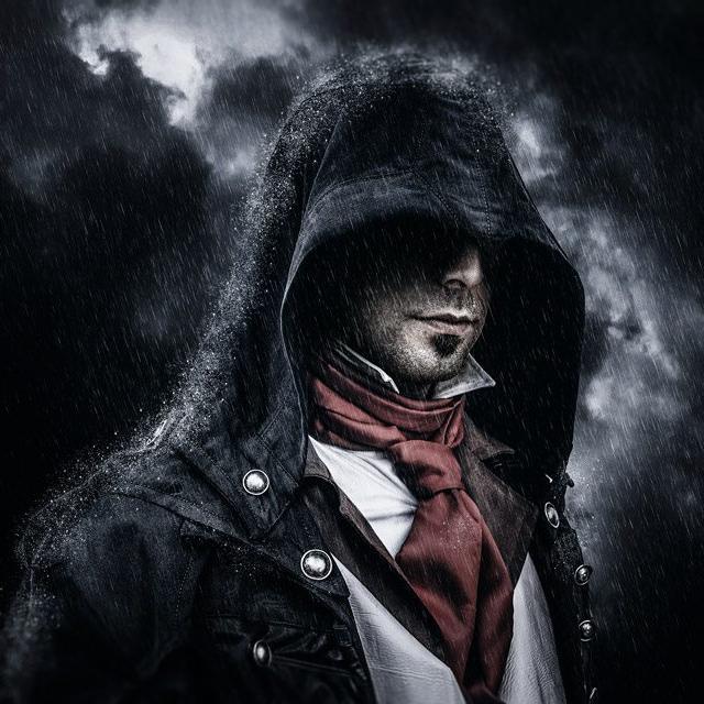 Shooter, shredder...even Arno Dorian cosplayer. FC Internazionale supporter.