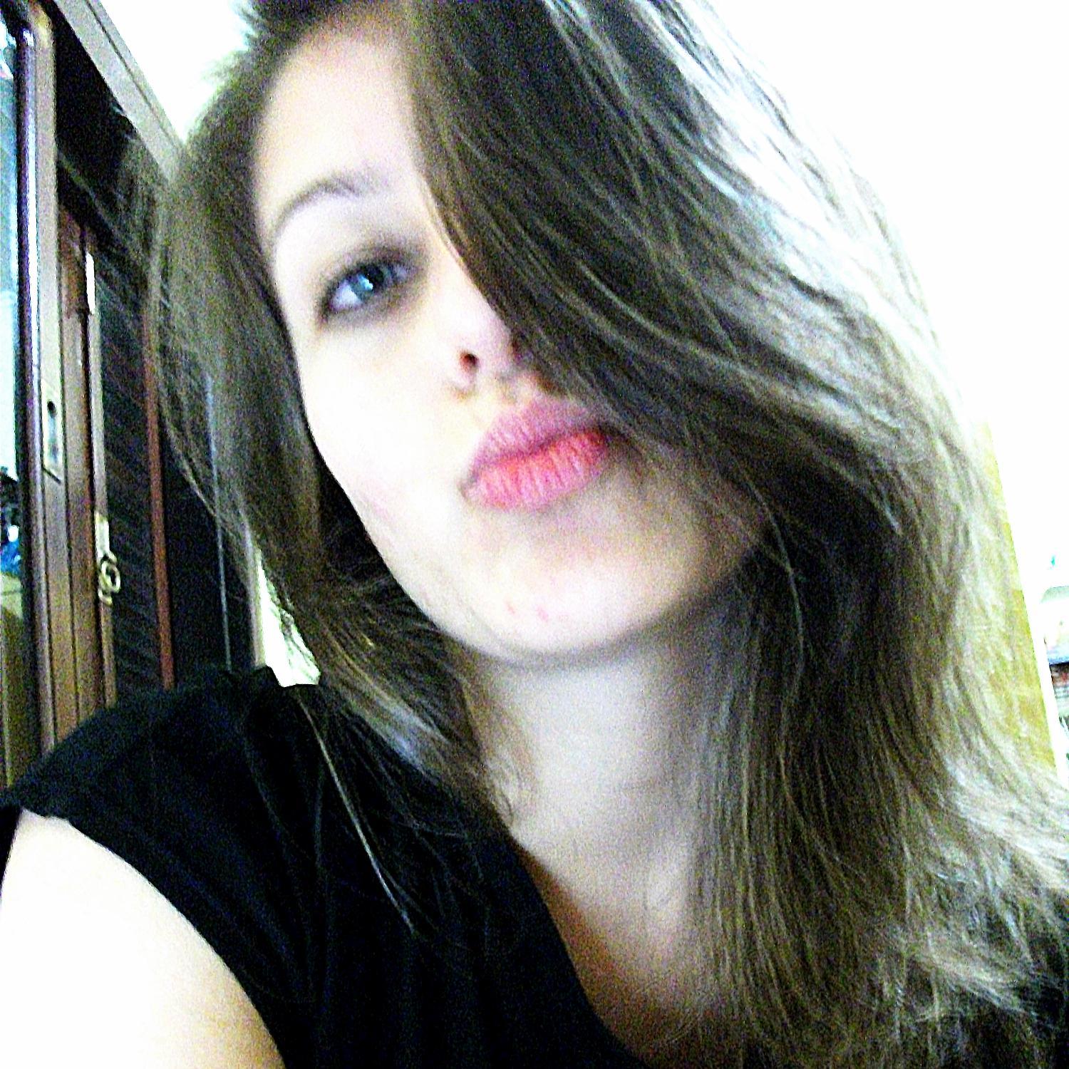 Hoje ninguém vai estragar meu dia
Só vou gastar energia pra beijar sua boca.
