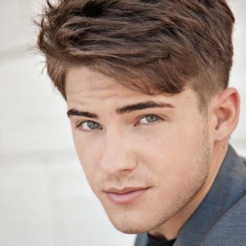 Alter ego character. Free lance (?) AU. Face claim: always changed/Current: Cody Christian.