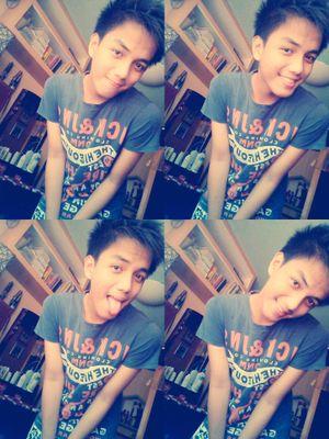 I am somebody. I am me. I like being me. And I need nobody to make me somebody. (http://t.co/bjy4Xrz4Og)