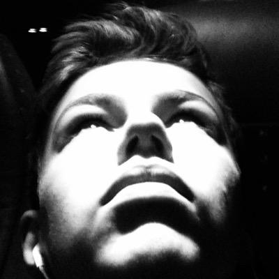 Je suis Captain Music, j'ai une chaîne Youtube où je mets ce qui me fais plaisir... Site Internet : http://t.co/puzw93o1zI FOLLOW BACK