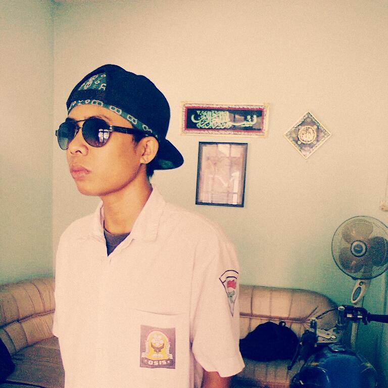 brayamstrong27's profile picture. I hate my self and I want to die