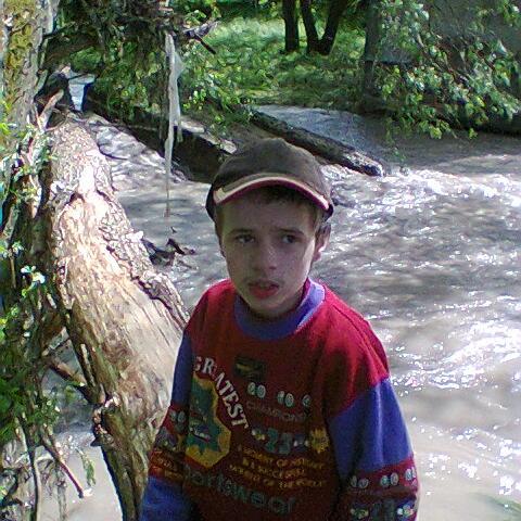 9oncharikmikol4's profile picture. 