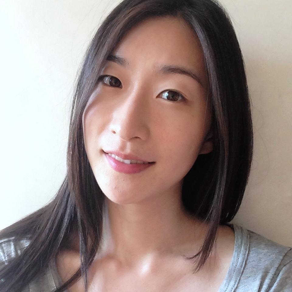 Covering arts & culture in Korea | Featured in WWD, The Hollywood Reporter, Billboard, The Korea Times