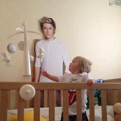 Mom|Dad|Uncle Niall|Louis|Liam|Harry|Zayn|Phoebe|Daisy|Lottie|Fizzy|Lux|Gemma