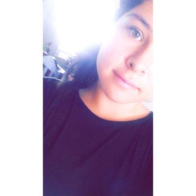 Besos en el cuello = Adios autocontrol. snap:candyavalos_15