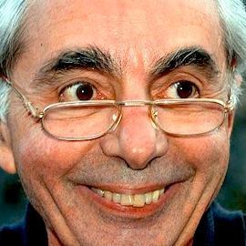 Essere felici è amare ed essere #Amato. Tennista professionista, grande appassionato di diritto costituzionale. Hashtag: #diritto #rovescio