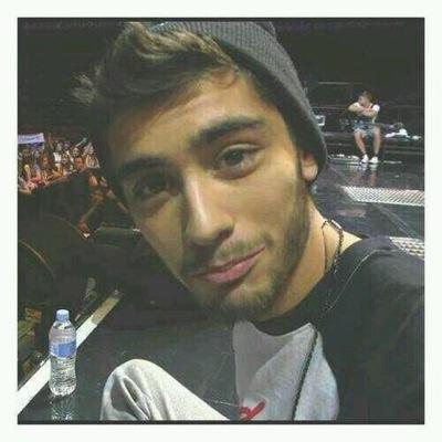 GO FOLLOW @94HAPPILYHARRY SHE FOLLOWS BACK JUST ASK