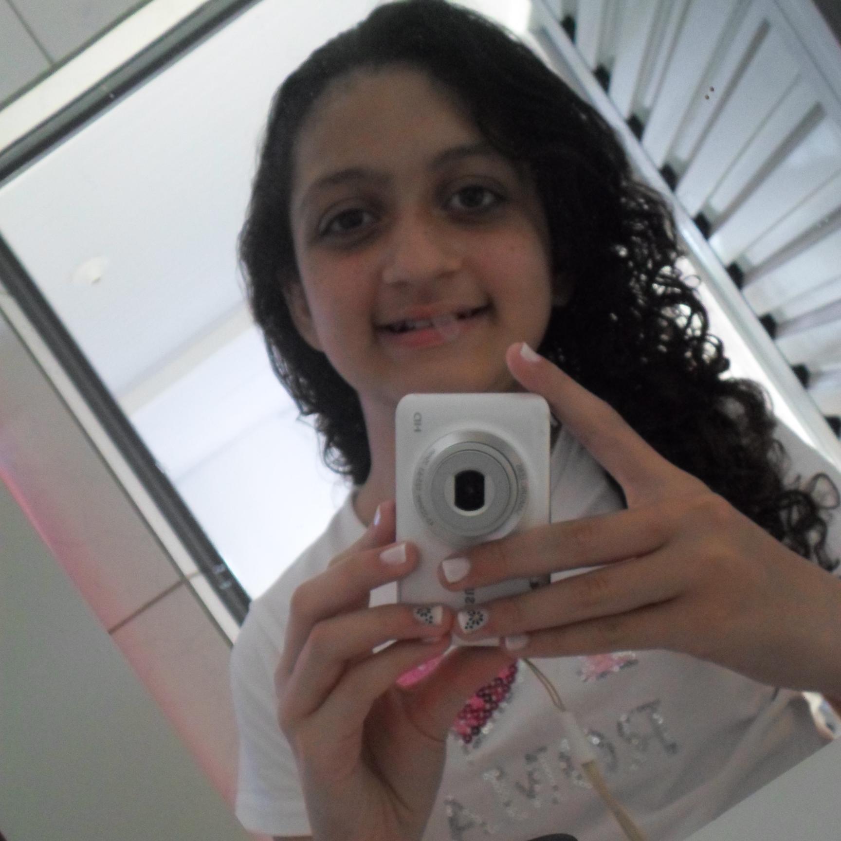 Não deixe de amar quem merece ser amado *-* !!!                                                            Todo Mundo É uma estrela e tem direito de brilhar *-*