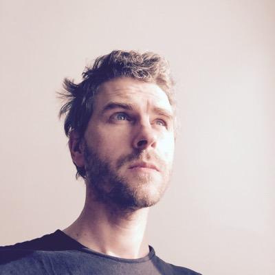 I make websites for a living. Side projects: 3 kids.