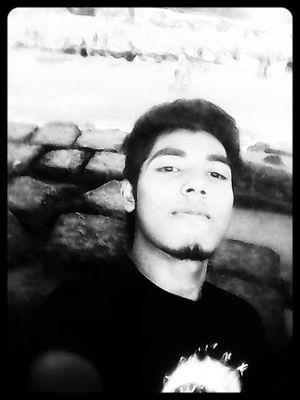 Hair Colour:Black
Eye Colour:Black
Hight : Onek Beshi (5.8):D
Weight:Komu Na :( 
food : chocolate,ice-cream pizza(-_-)diebtz ase ekhn agulu
khaite iccha hoi na