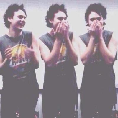 ✖️they're not just bands to me✖️
(0/4)5SOS•(0/5)1D