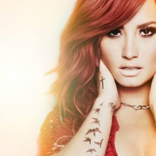 Chequen el nuevo vídeo de Demi ft Olly https://t.co/WqoLezClHJñol* Follow Back #Lovatic #Harmonizer #Jaureguinator #Camren