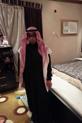 موظف في شركة العثيم