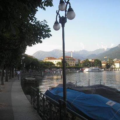 Romaahra's profile picture. 