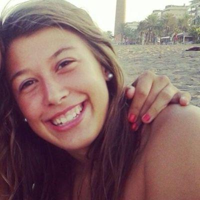 Estudiante de 2 de bachillerato de ciencias.Ciudadana de un lugar llamado mundo.Recuerda que muchas veces la última llave es la que abre la puerta.
