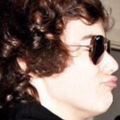 hiiiiii follow @tryintowalk and help me reah 7k ?? xx.