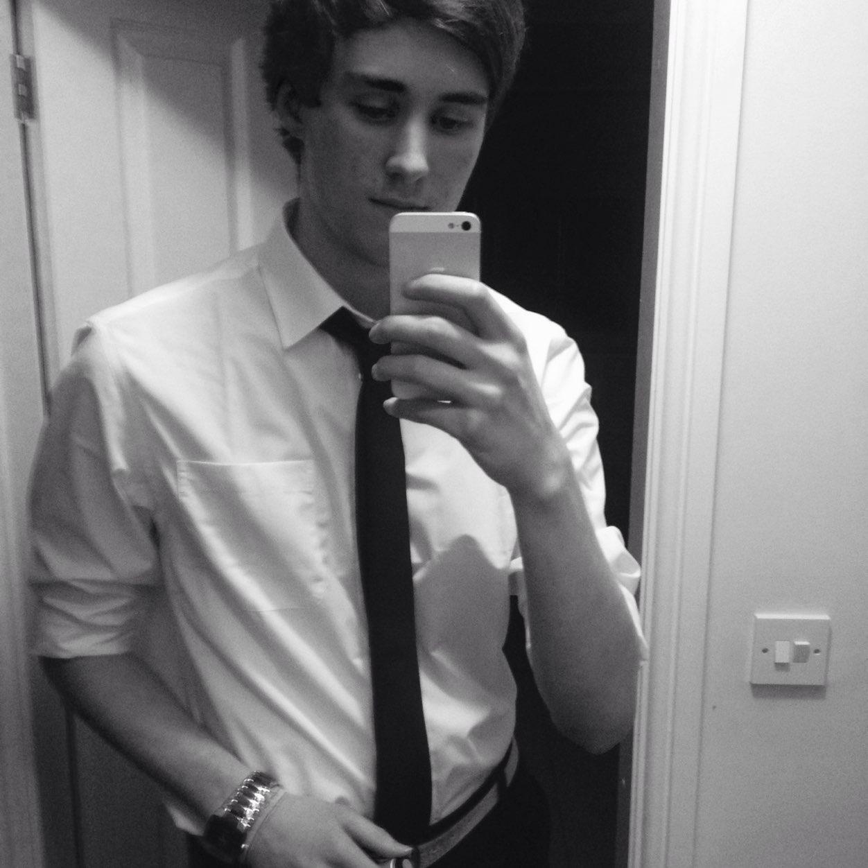 harrytheartyman's profile picture. Lead graphic designer and professional tea monkey at Advanced Creative Idea Mechanics (ACIM). AV techie. Believer in Hull and youth business.