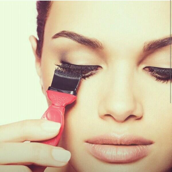 منتجات عالميه من avon & oriflame توصيل داخل وخارج الرياض لتواصل 0537156932