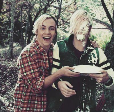 R5 rocks my world♥