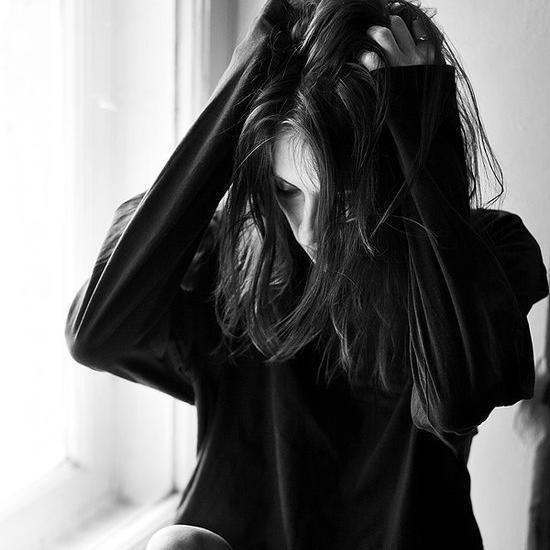 15 años.Mente Suicida.Momentos de soledad.La misma mentira de siempre estoy bien.