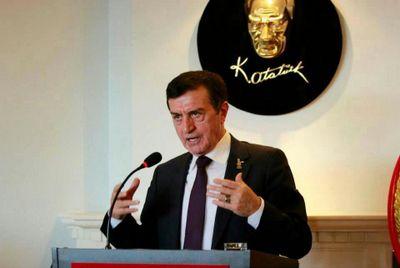 topraklarimizi boleceklermis ,onları gömecek çok toprağimiz varosman pamukoglu