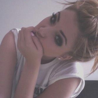 Soumise. 19ans.