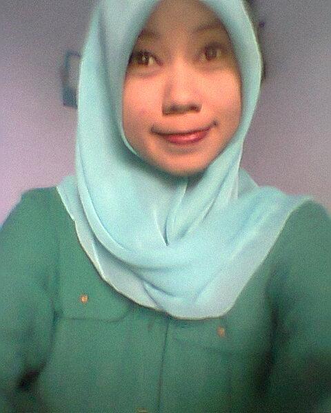 Siti aisyah | june 13th 1996| ciruas serang banten| SMK NEGERI 1 CIRUAS| bio: focus in my dream and my parent i want to be as accounting sucsesful.