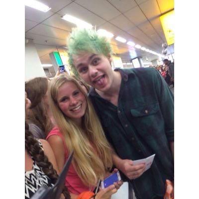 fishouis's profile picture. big fan of @onedirection. also of @harryftirene. cardiff millenium stadium 05062015 and 06062015 was the place to be.