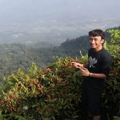 PrasojoHeri's profile picture. You can do anything but not everything|| tifosi milan|| is: her_pras , path heriprasojo~