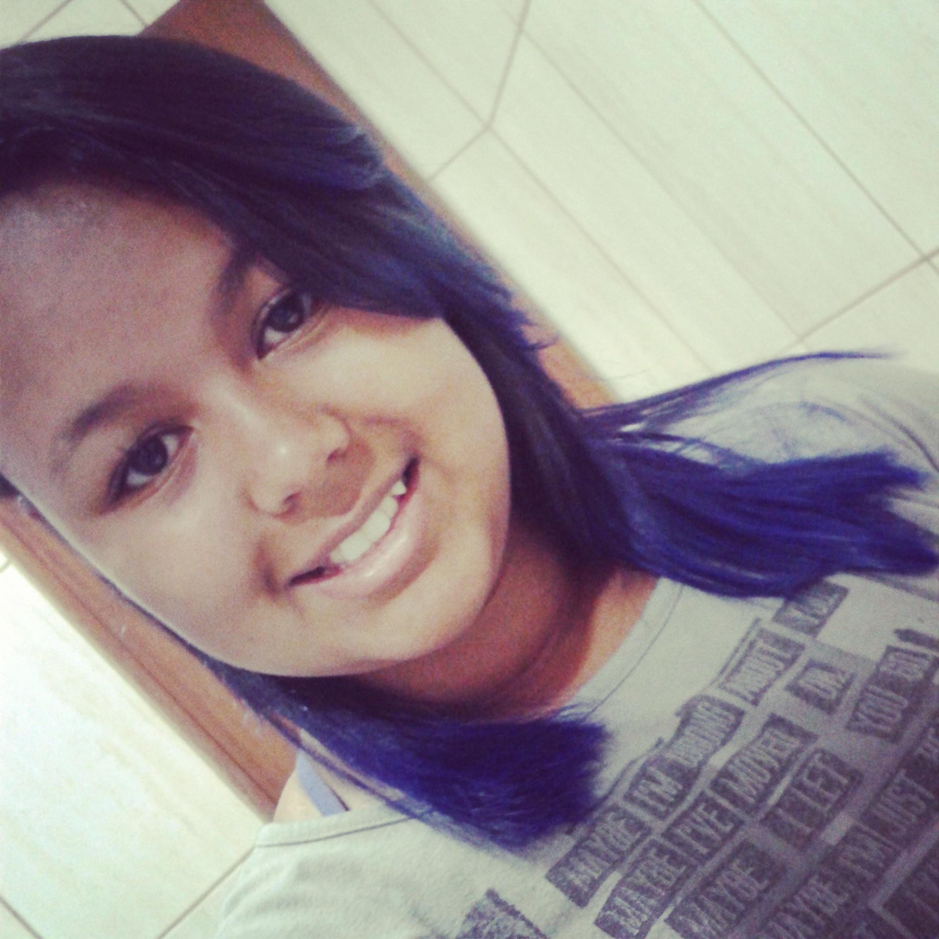 Oiiie geentte soou Aline curto Rock,Metal etc...
Odeio gente falsa ñ gosto que fiquem falando mal de bandas que gosto.
È isso aii beijoosss