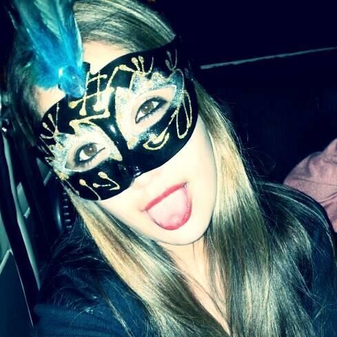 SolAldanaa's profile picture. No renuncies solo porque las cosas se pusieron difíciles. Recuerda: Si vale la pena, no será fácil ~   Amor Eterno.    Ayleen Luz *