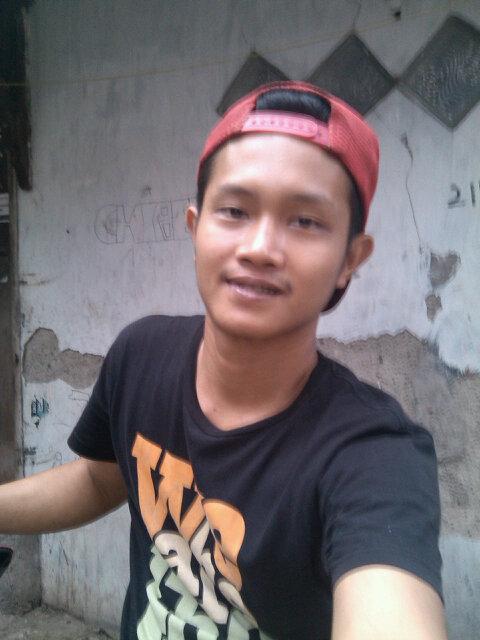 vebriangustiano's profile picture. hidup adalah sebuah perjalanan yng sangat panjang seperti air yg mengalir tiada hentinya