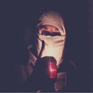 ‏مهما تسوي للعرب من مواجيب 
           عذروب واحد ينسف الطيب كله '
